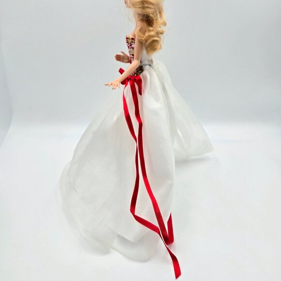 2010 Holiday Barbie Doll Collector Edition Red & White Dress Christmas R4545 Mat - Picture 9 of 16